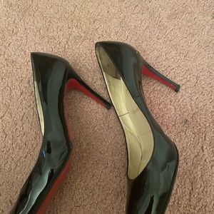 Christian louboutin pump shoes